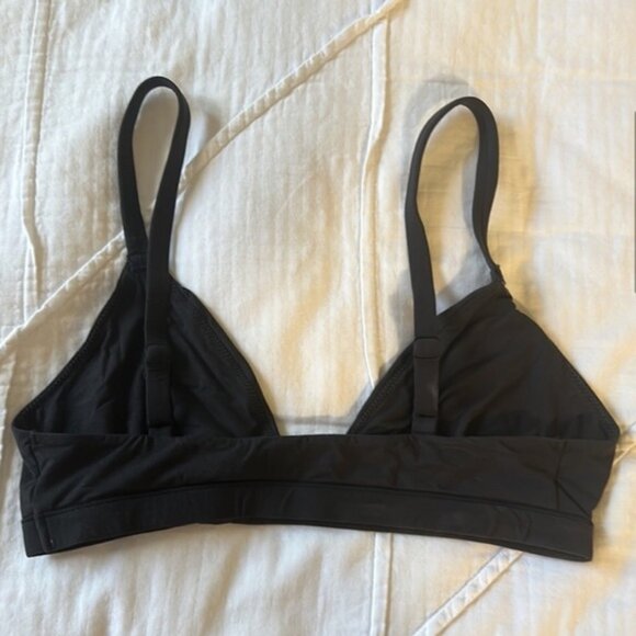 SKIMS Onyx Triangle Bra Medium - Picture 5 of 6